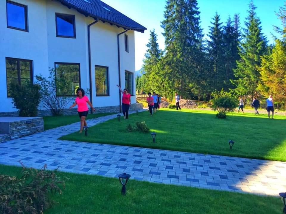 Pensiunea Izvorul Zanelor Colibiţa Exterior foto